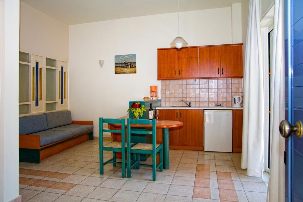 Papadakis Aparthotel Джорджополис Екстериор снимка